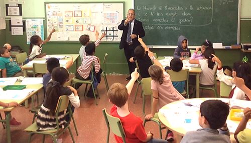 El president del Col·legi visita l’escola Pere Vila
